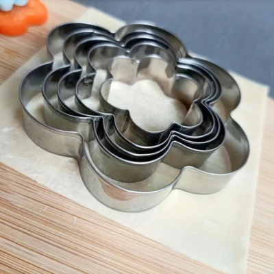 Metal Cutters. CHERRY BLOSSOM. 5 PCS.