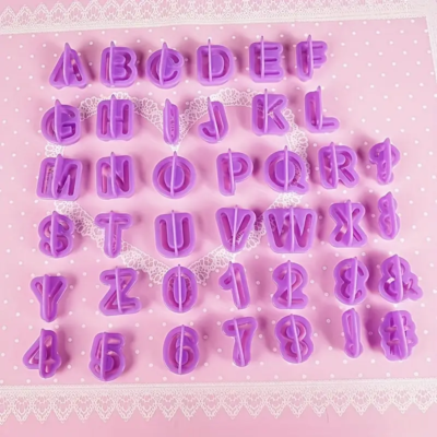 Plastic Cutters. ALPHANUMERIC 40PCS.