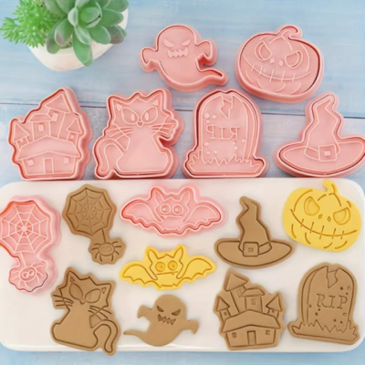 Plastic Cutters. HALLOWEEN cutter mold x 8 pcs.