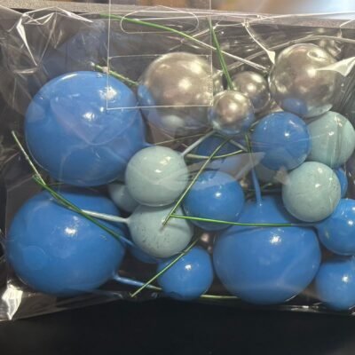 No edible deco. Spheres x 25 u. Blue and Silver (mix). Diferent sizes.